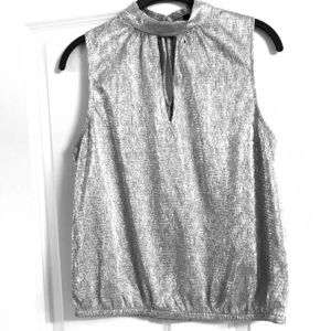 Express top size med NWT Silver -elastic bottom